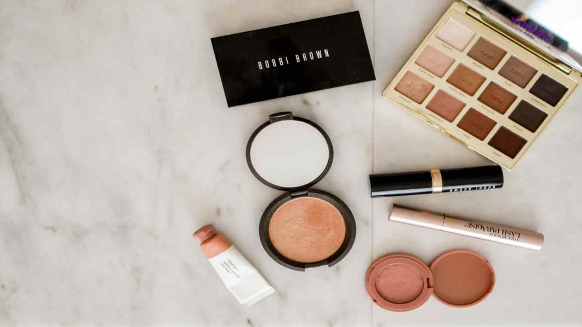 10 Basic Makeup Kit for Beginners on a Budget in India 2020