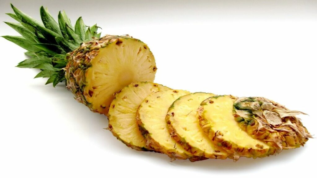 Benefits of Eating Pineapple For a Woman